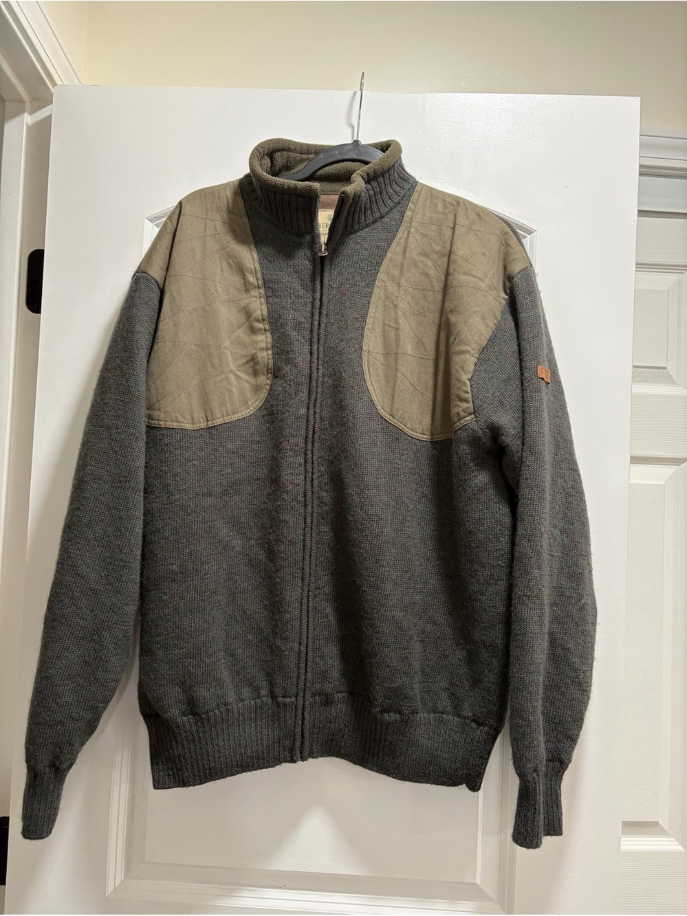 Beretta Wool Full Zip Shooting Sweater Jacket Patch Shoulders L
